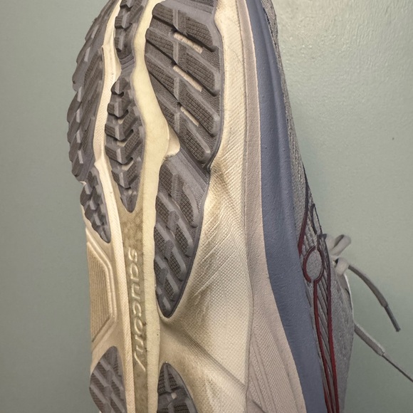 Women’s Saucony Hurricane 25 - Picture 6 of 14